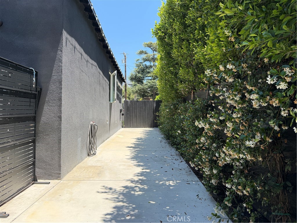 2536 Mayfield 1/2