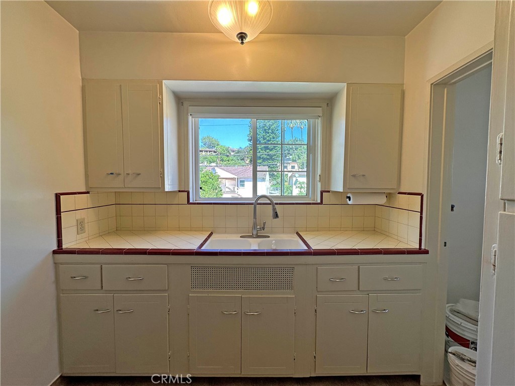 1609 E Chevy Chase Drive 1611