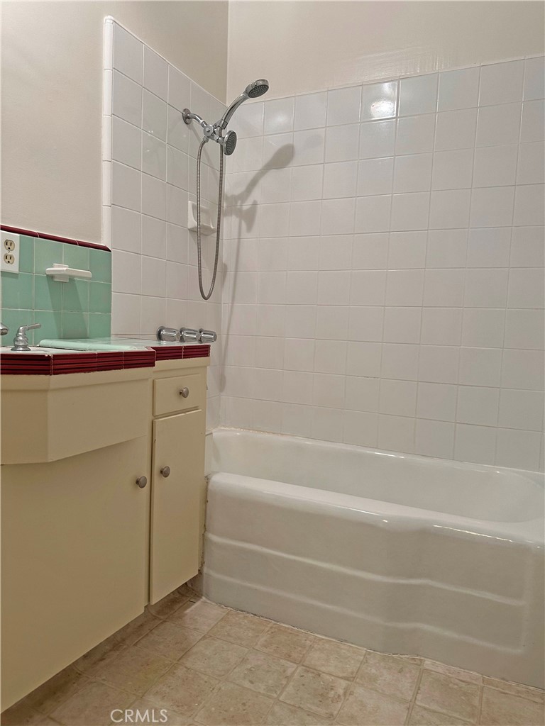 1609 E Chevy Chase Drive 1611