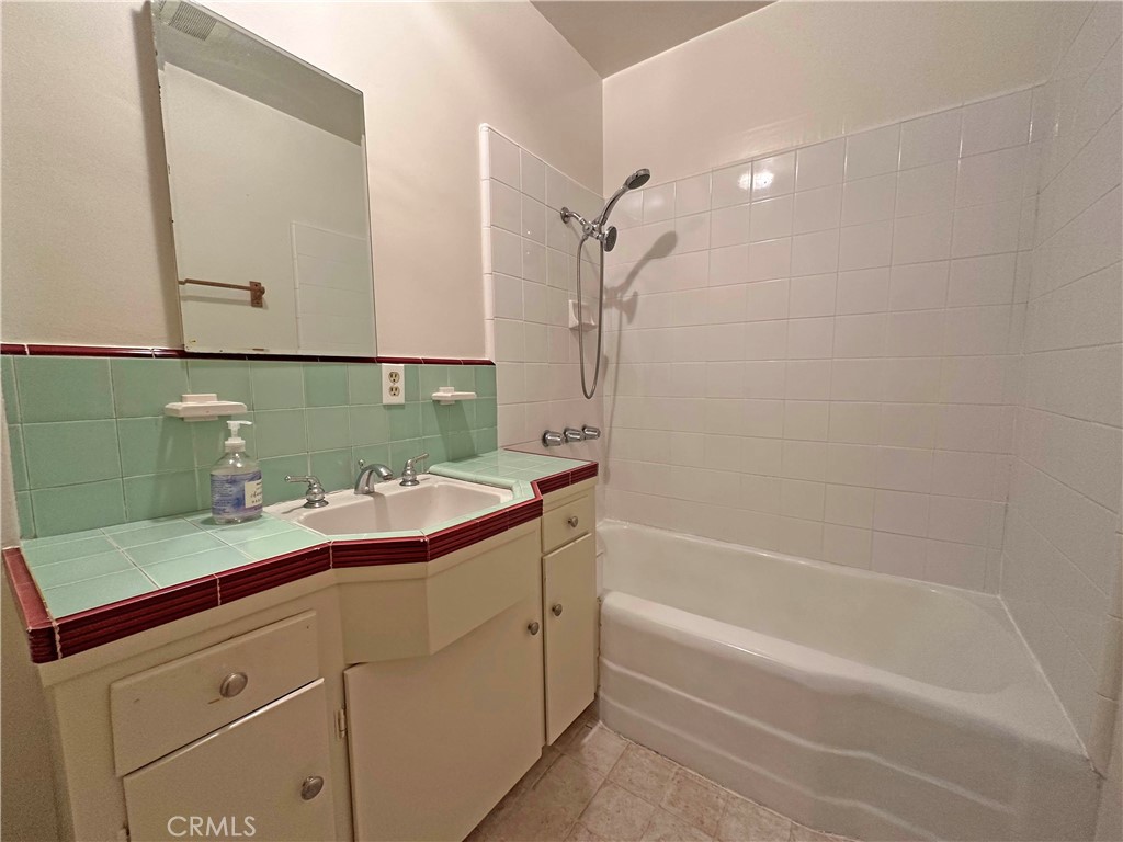 1609 E Chevy Chase Drive 1611