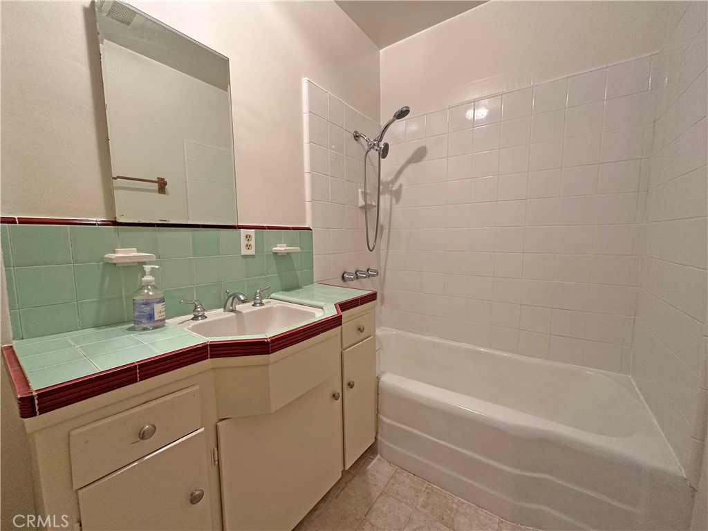 1609 E Chevy Chase Drive 1611
