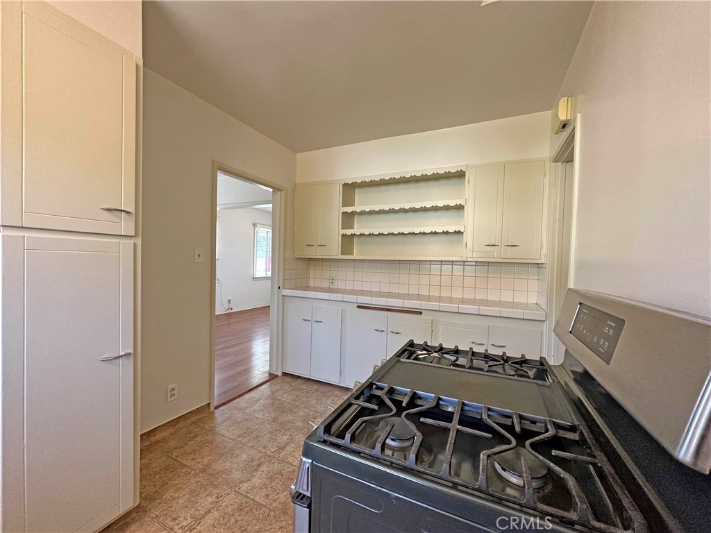 1609 E Chevy Chase Drive 1611