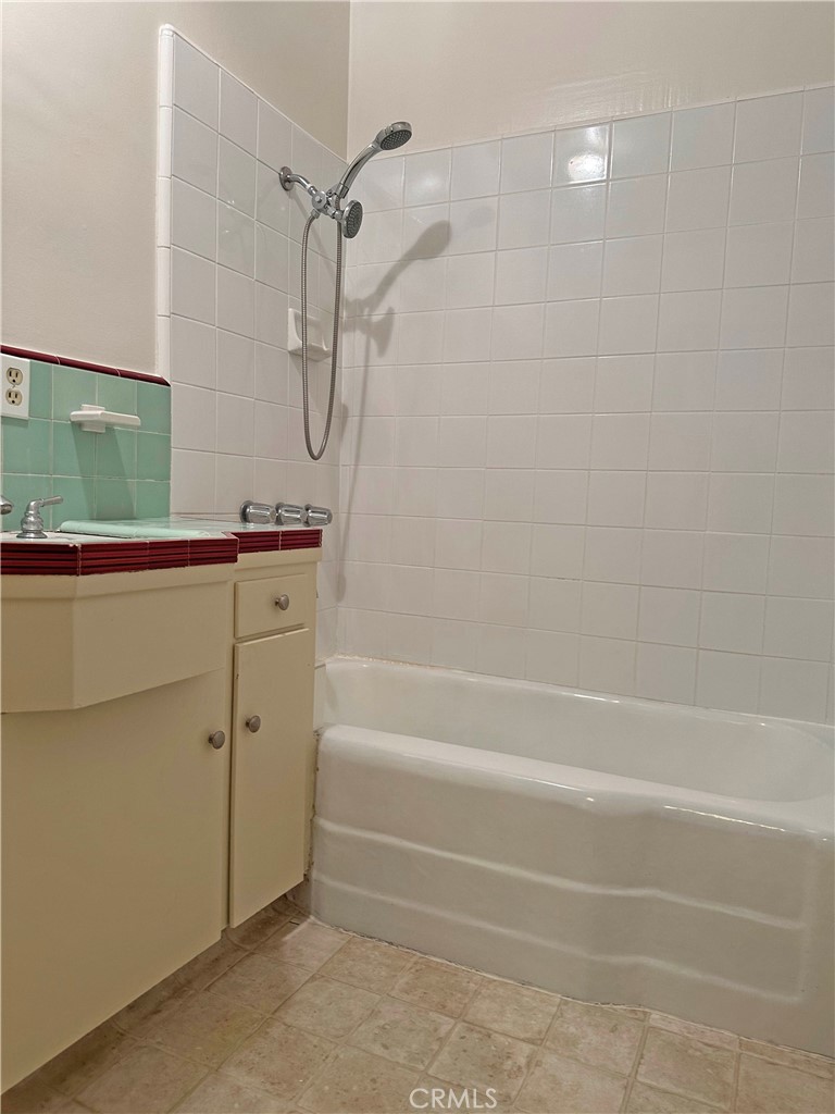 1609 E Chevy Chase Drive 1611