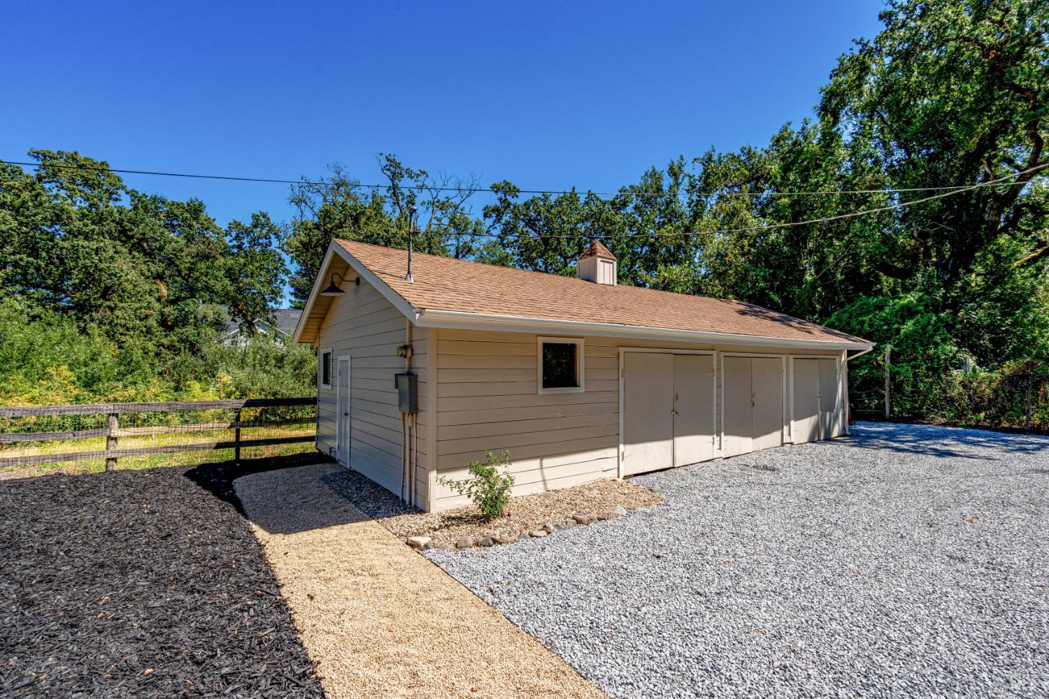 8021 Sonoma Highway