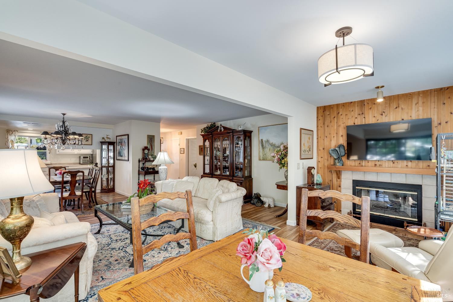 6492 Meadowridge Drive
