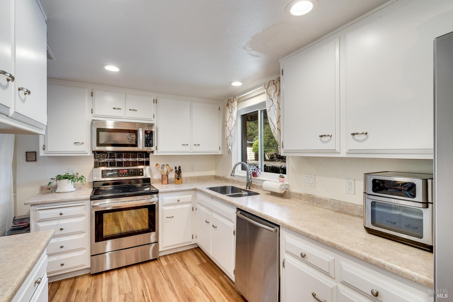 6492 Meadowridge Drive