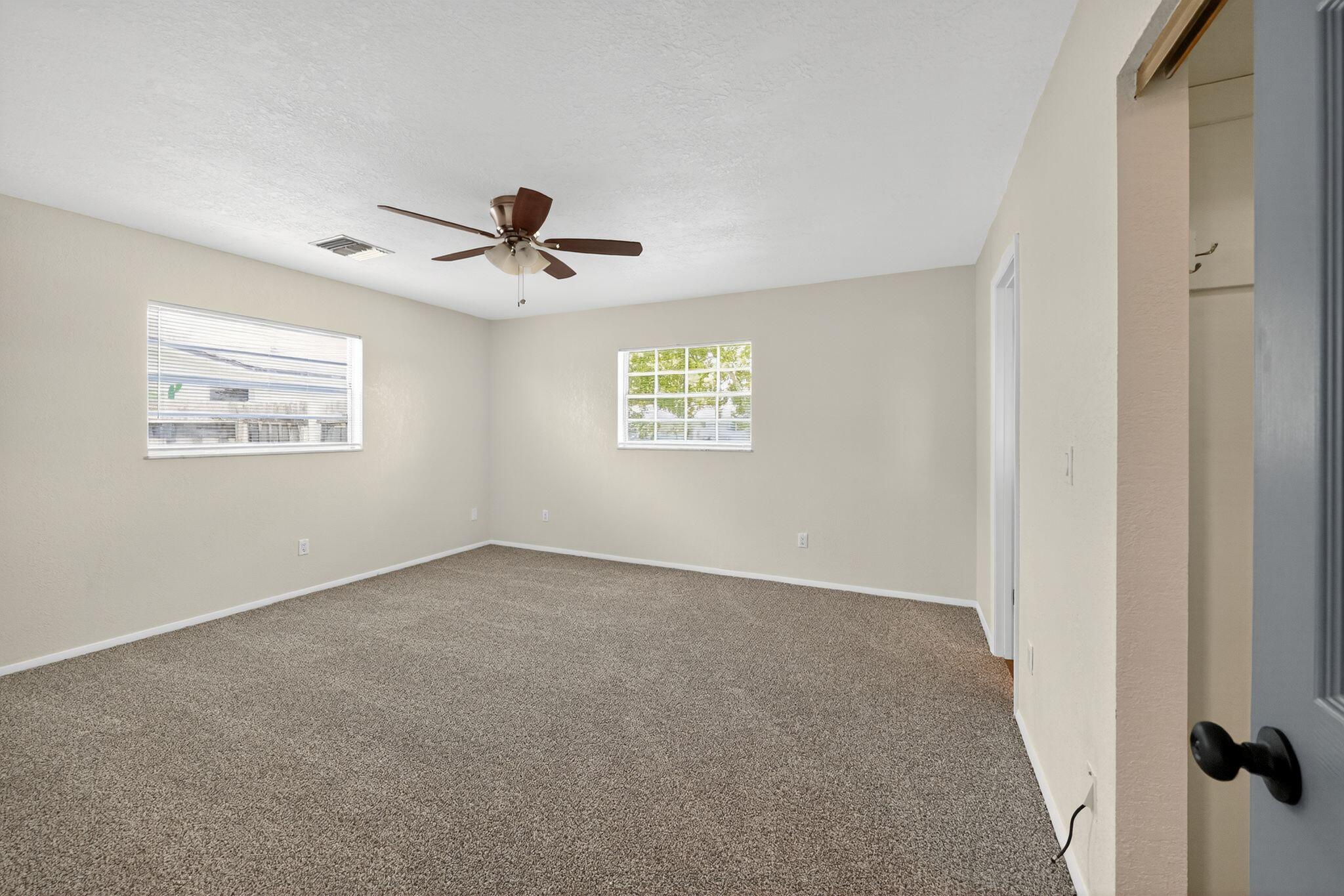 440 SE Sunnydale Lane