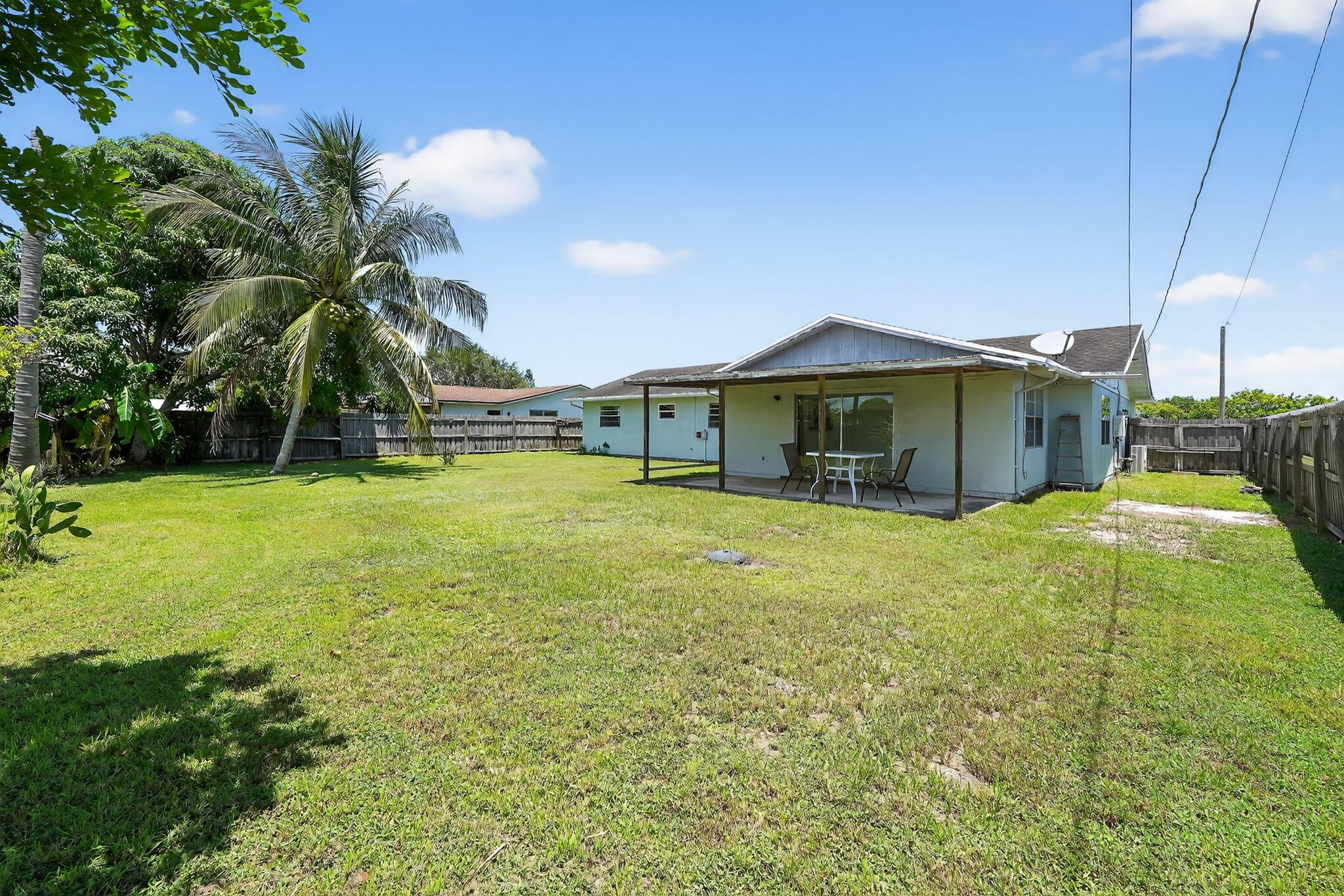 440 SE Sunnydale Lane