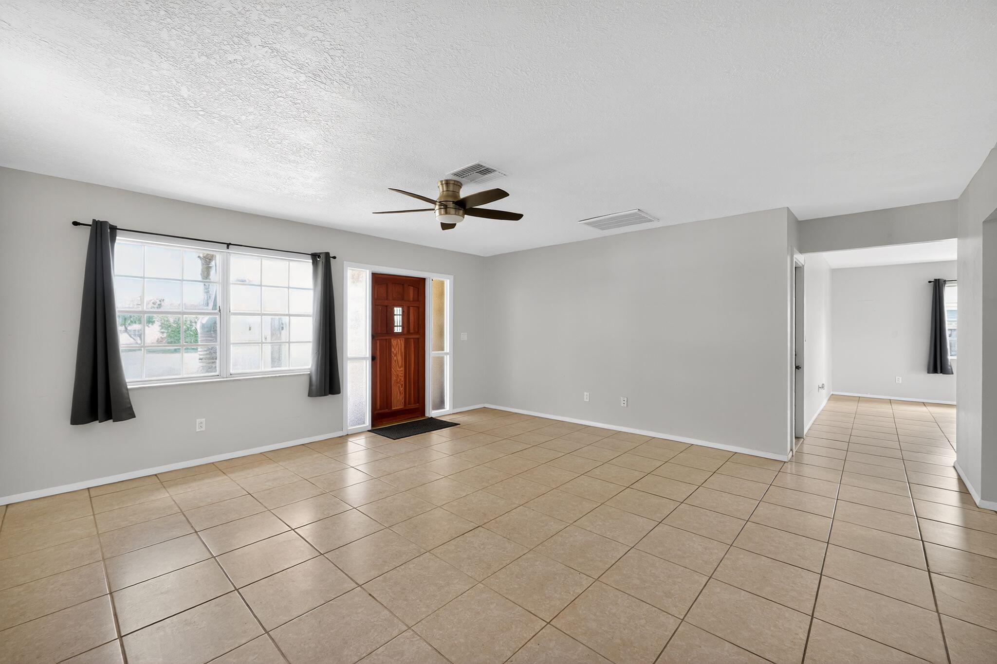 440 SE Sunnydale Lane