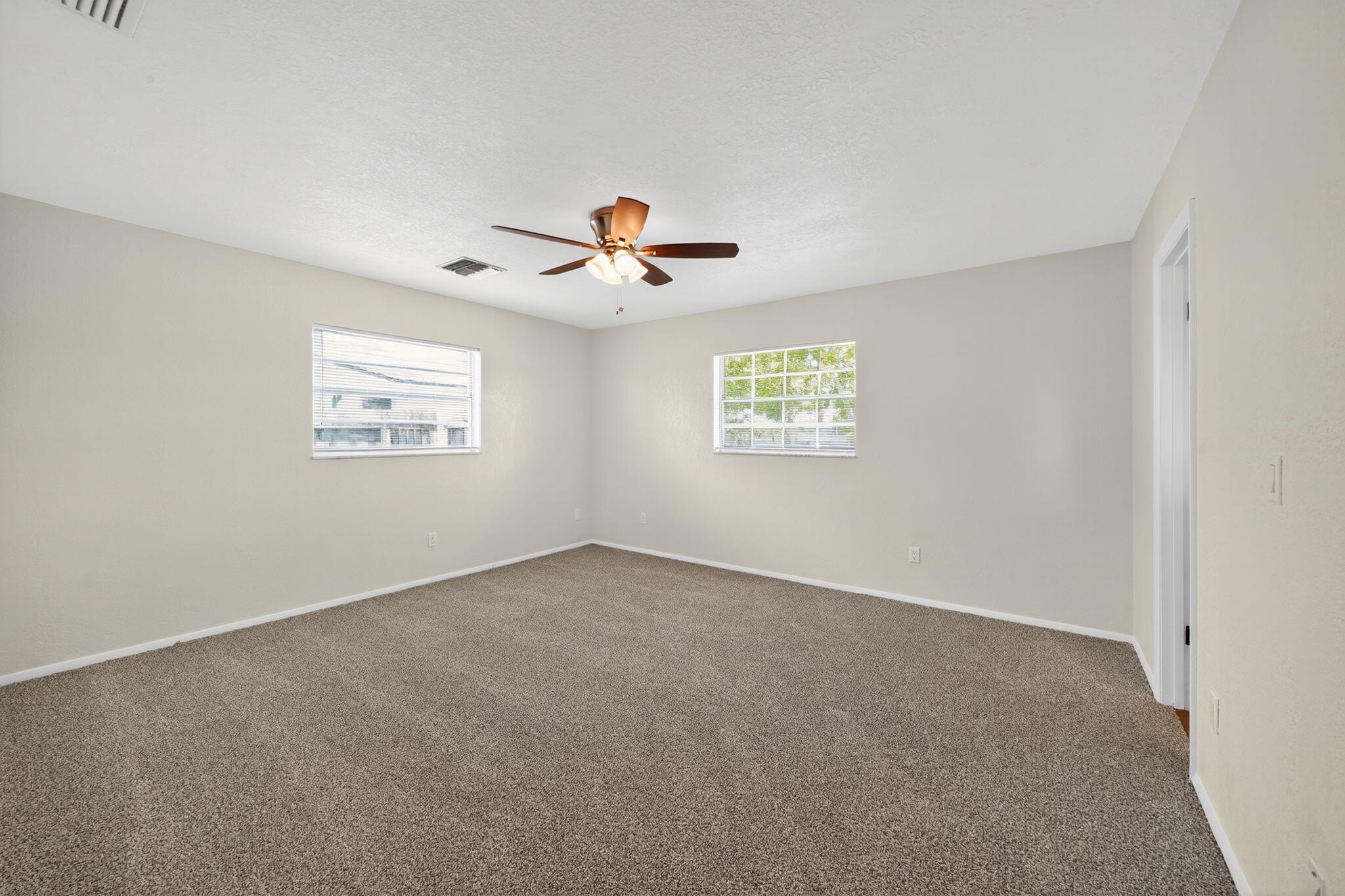 440 SE Sunnydale Lane