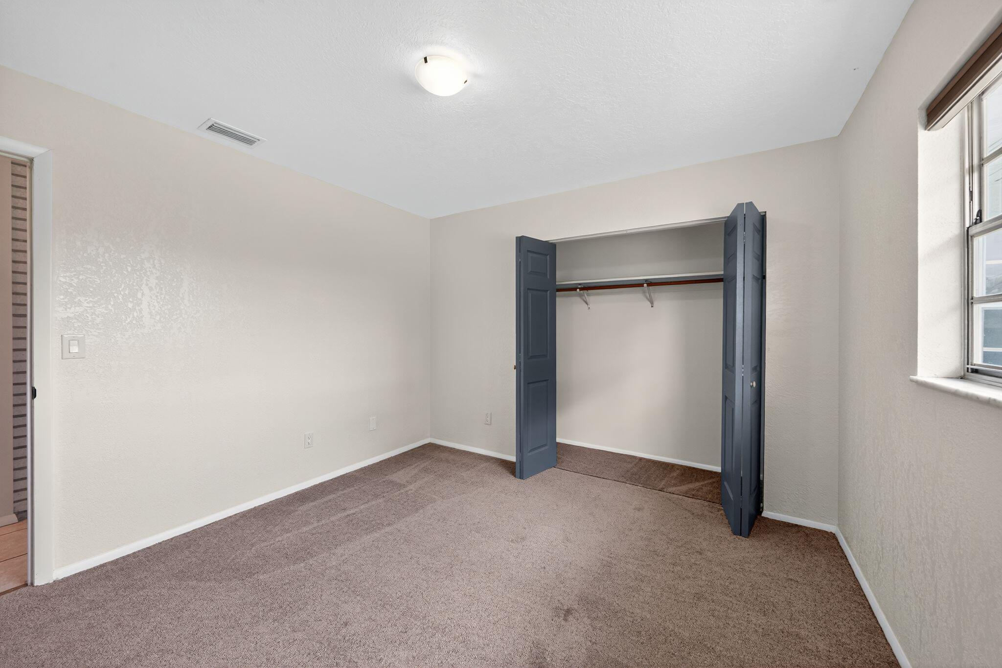 440 SE Sunnydale Lane