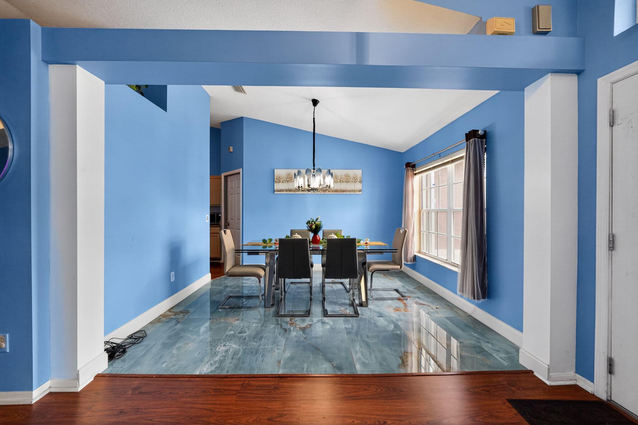 1530 SW Escobar Lane