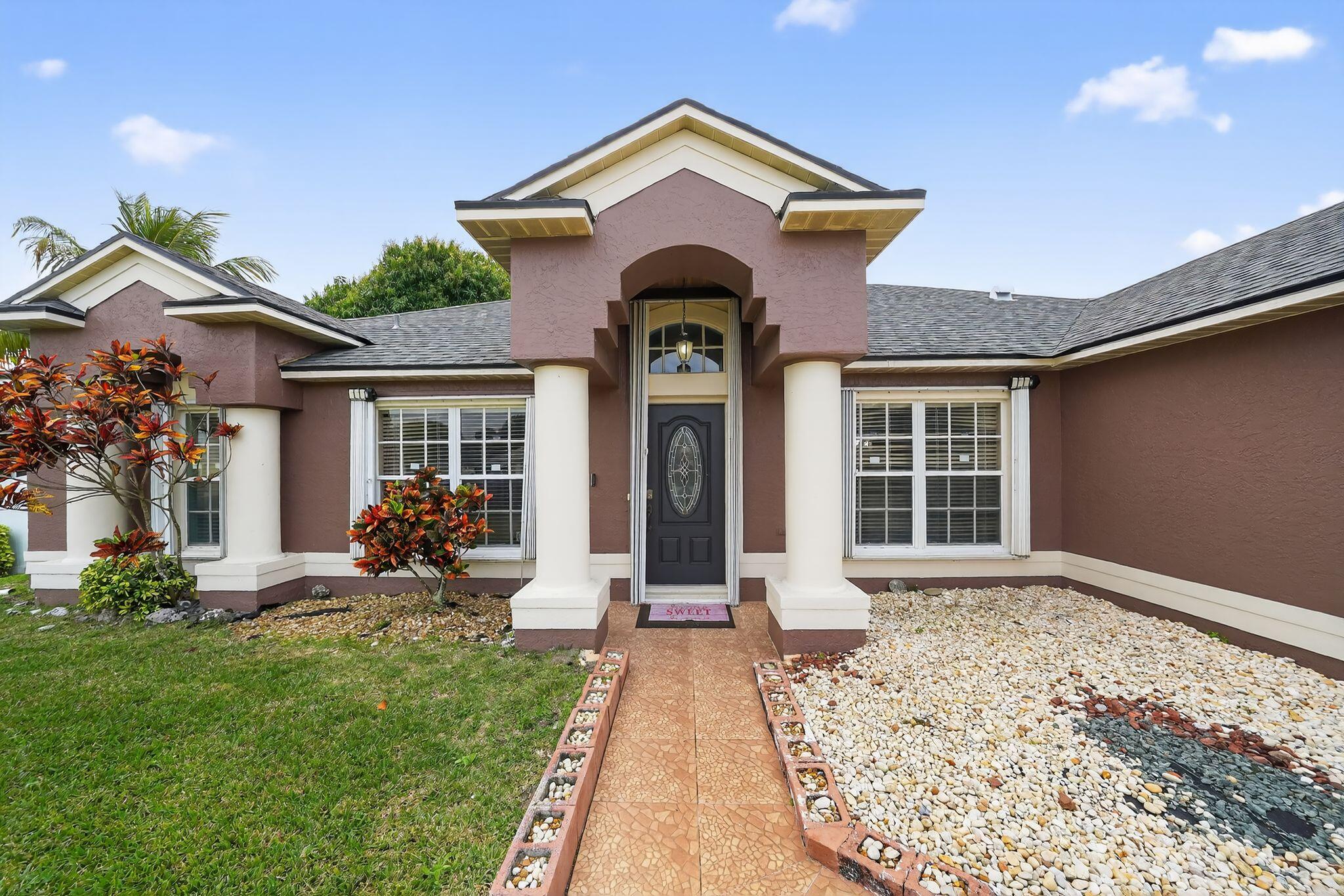 1530 SW Escobar Lane