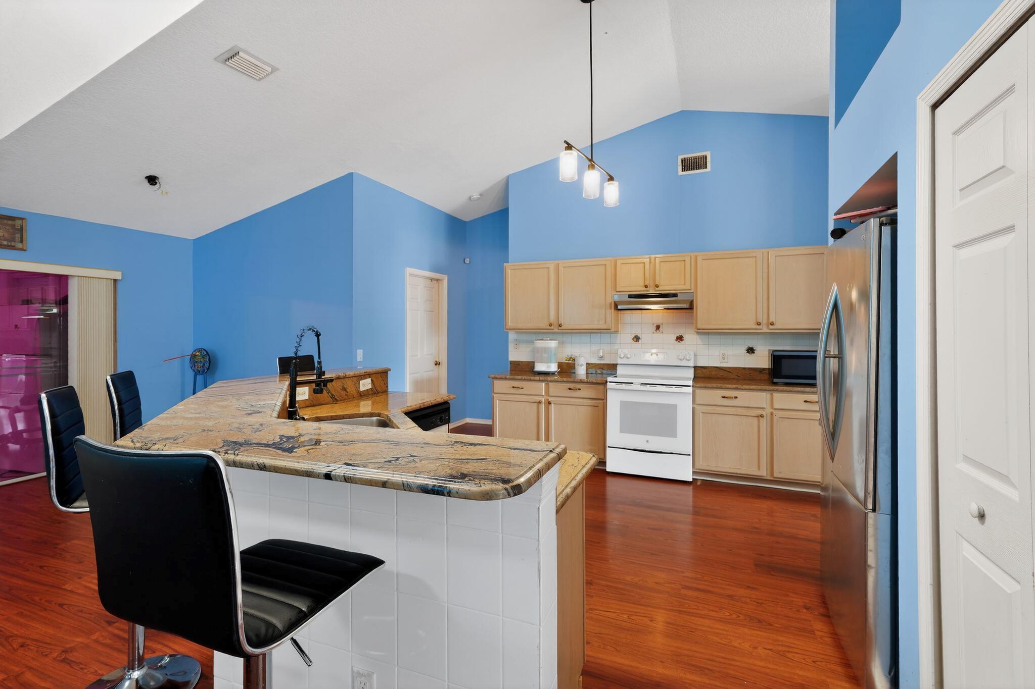 1530 SW Escobar Lane