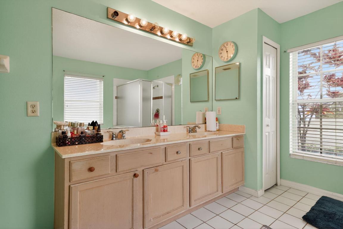 1530 SW Escobar Lane