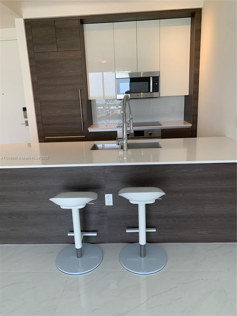 301 Altara Ave Unit: UPH1006