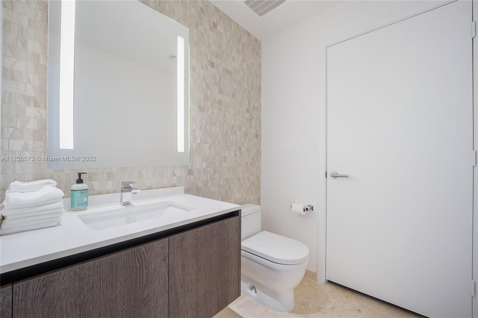 88 SW 7th St Unit: 2410