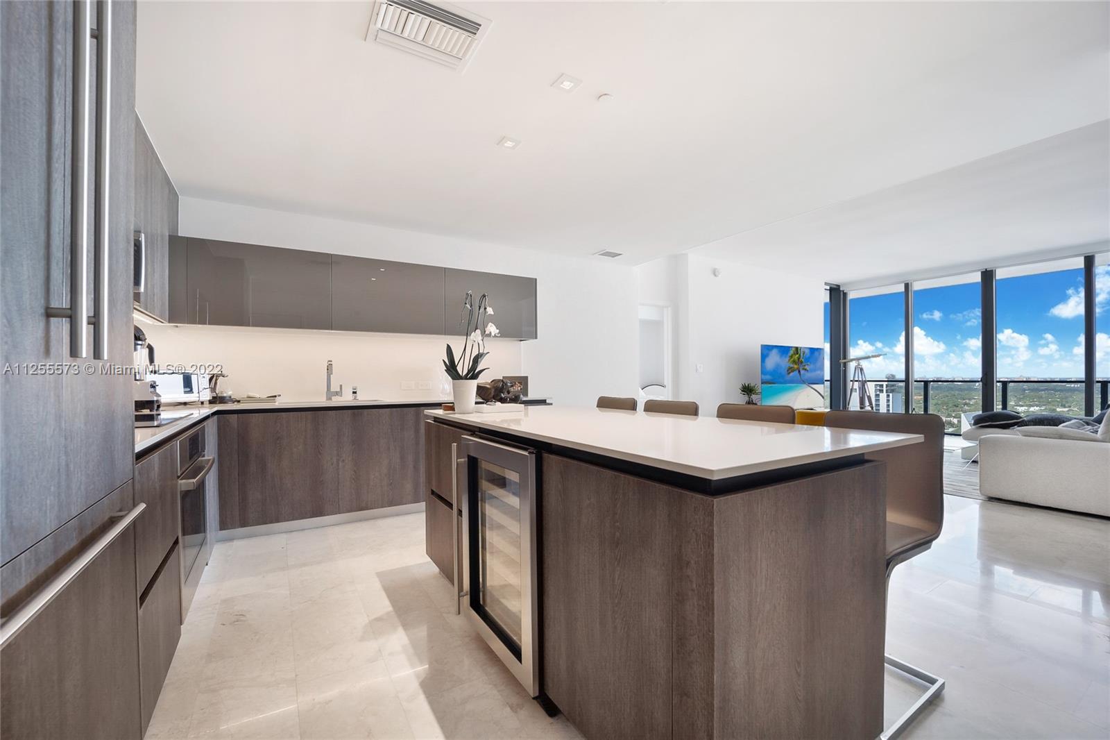 88 SW 7th St Unit: 2410