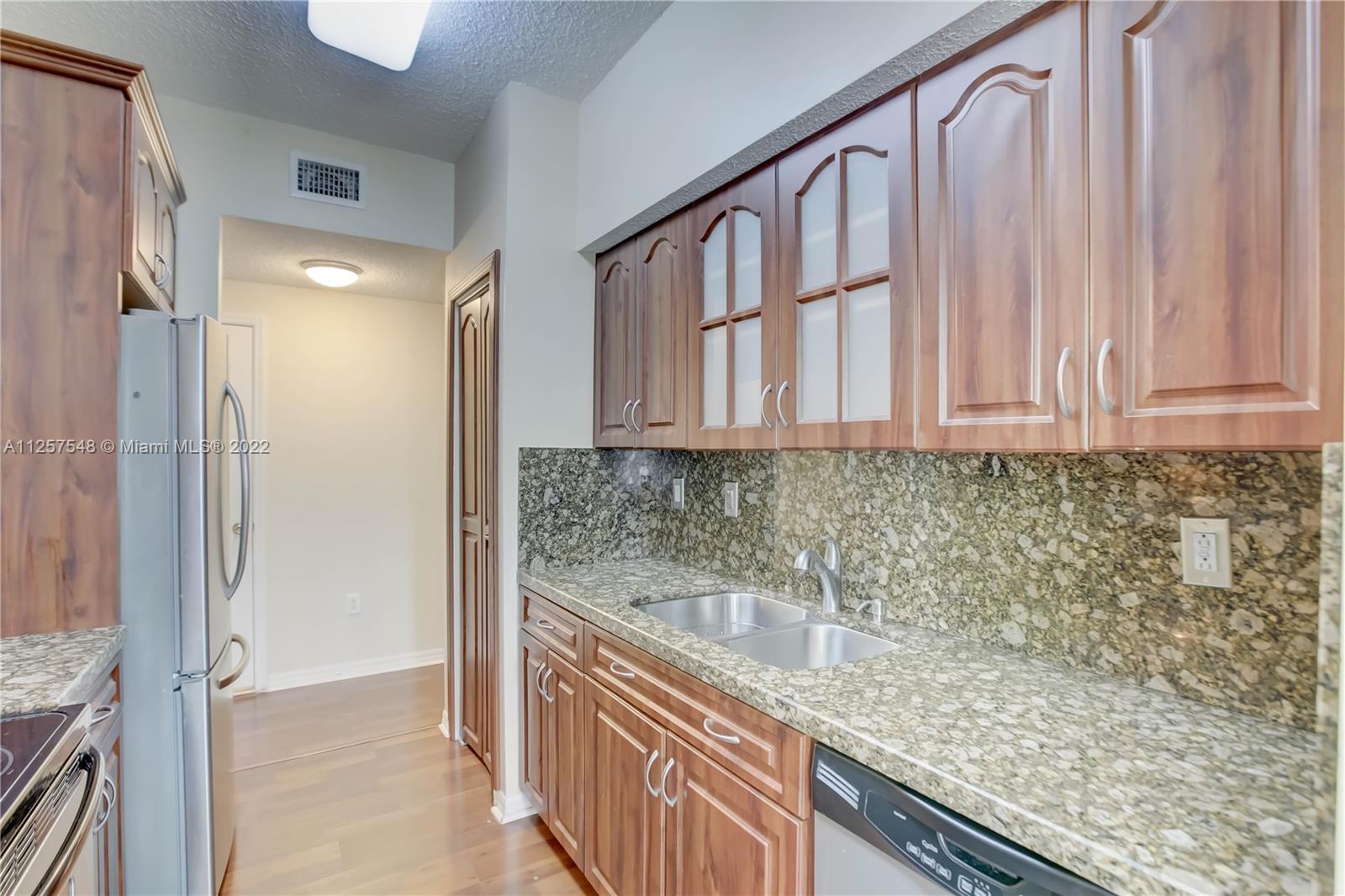 7085 Nova Dr Unit: 212