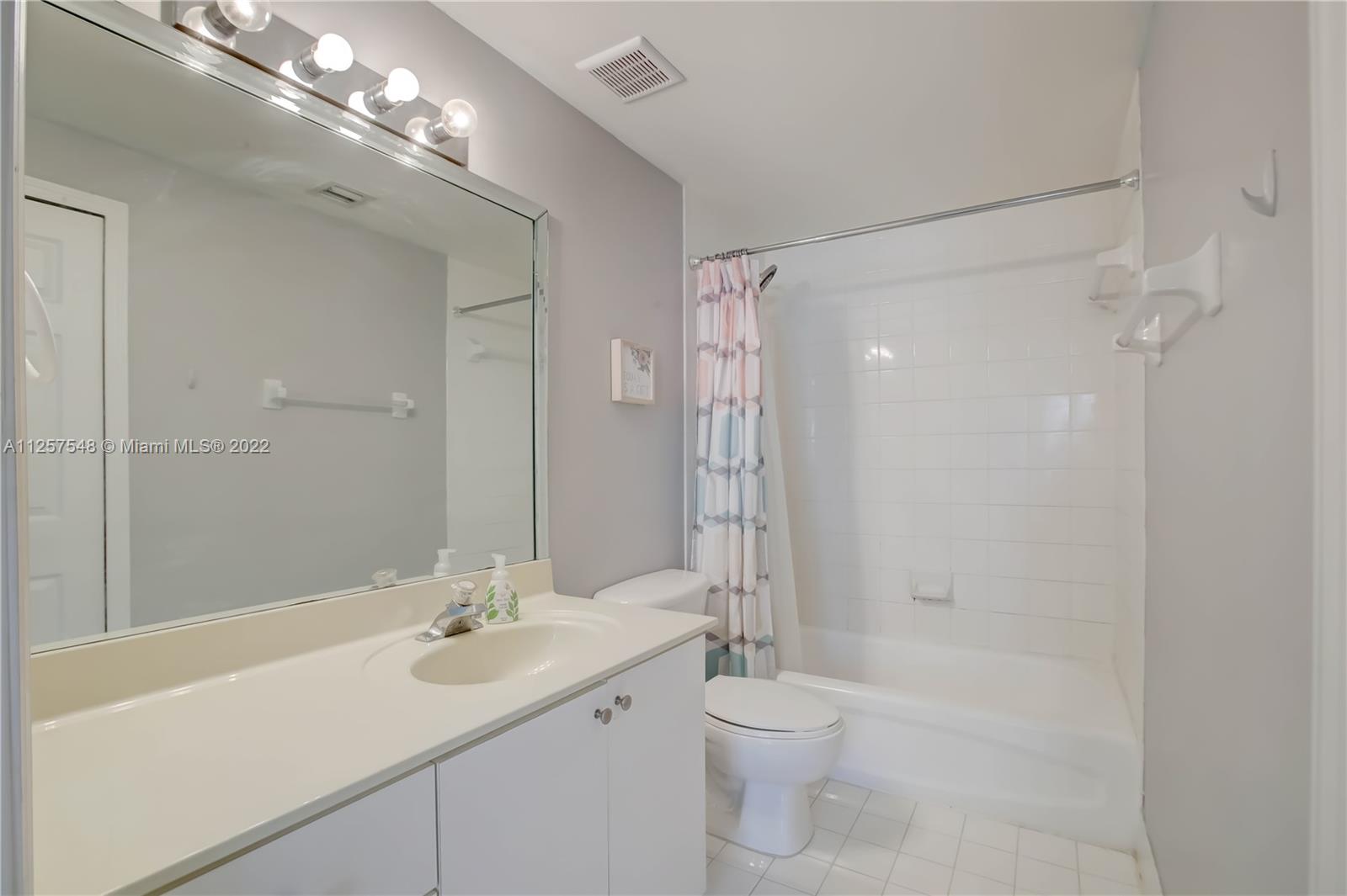 7085 Nova Dr Unit: 212