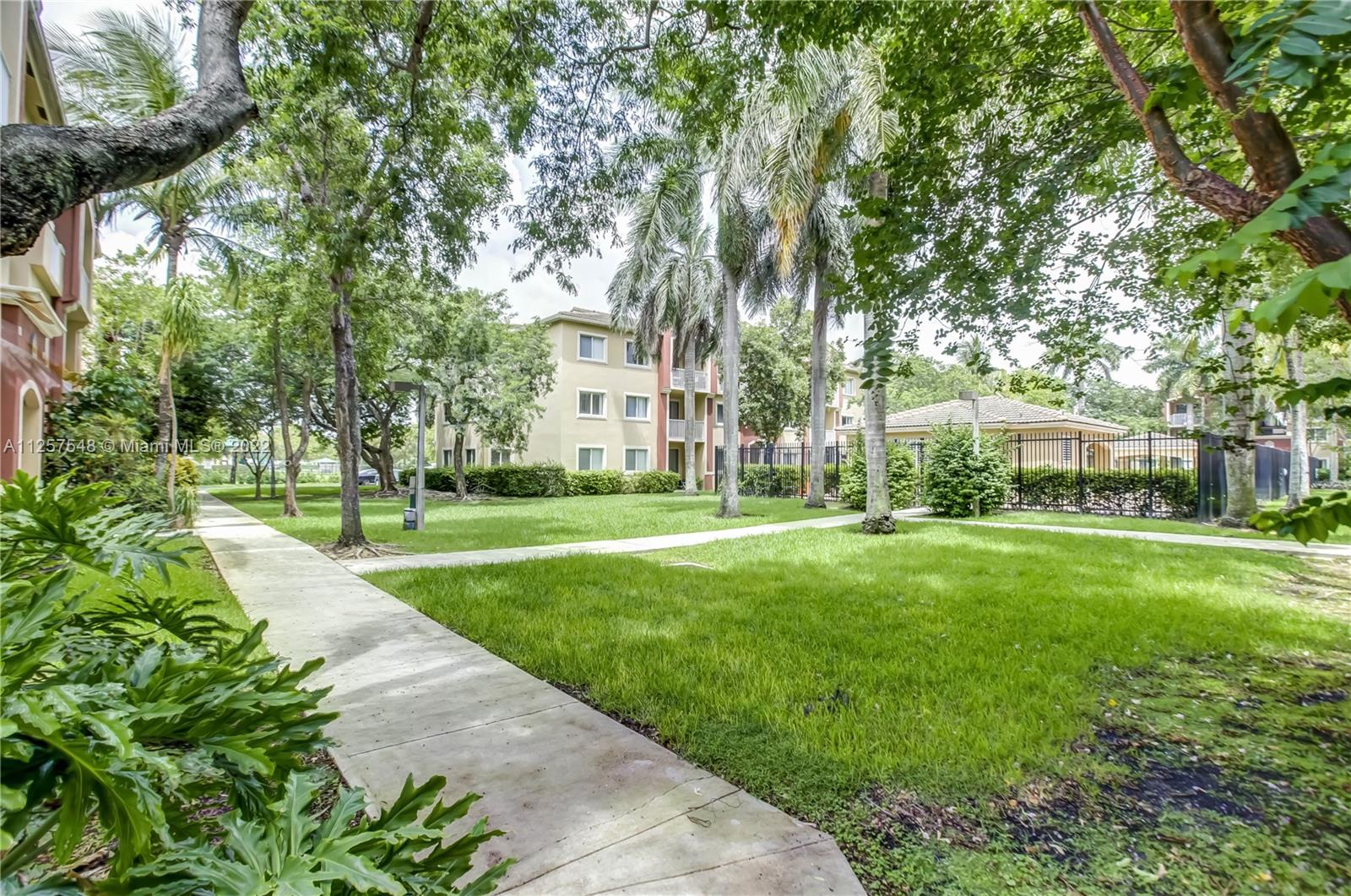 7085 Nova Dr Unit: 212