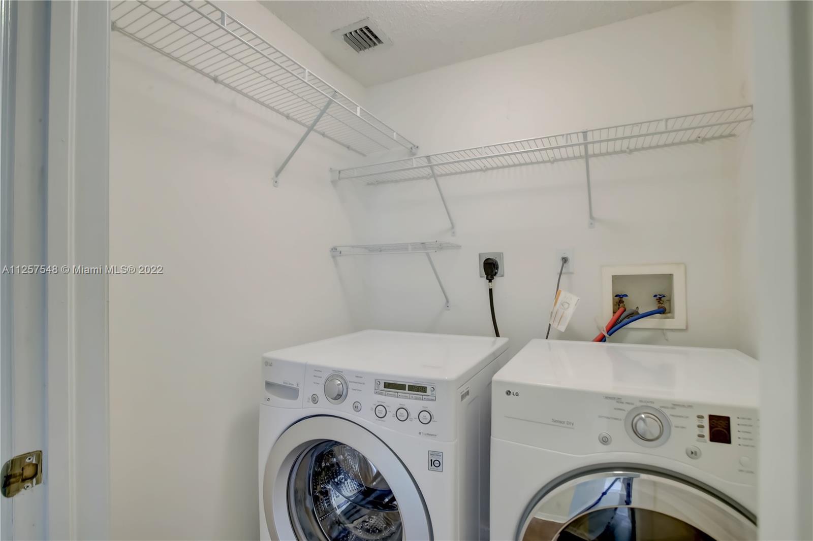 7085 Nova Dr Unit: 212