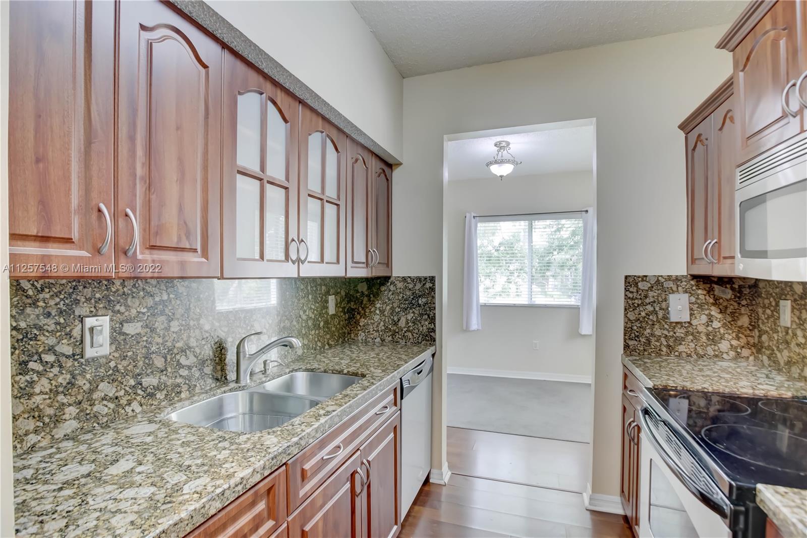 7085 Nova Dr Unit: 212