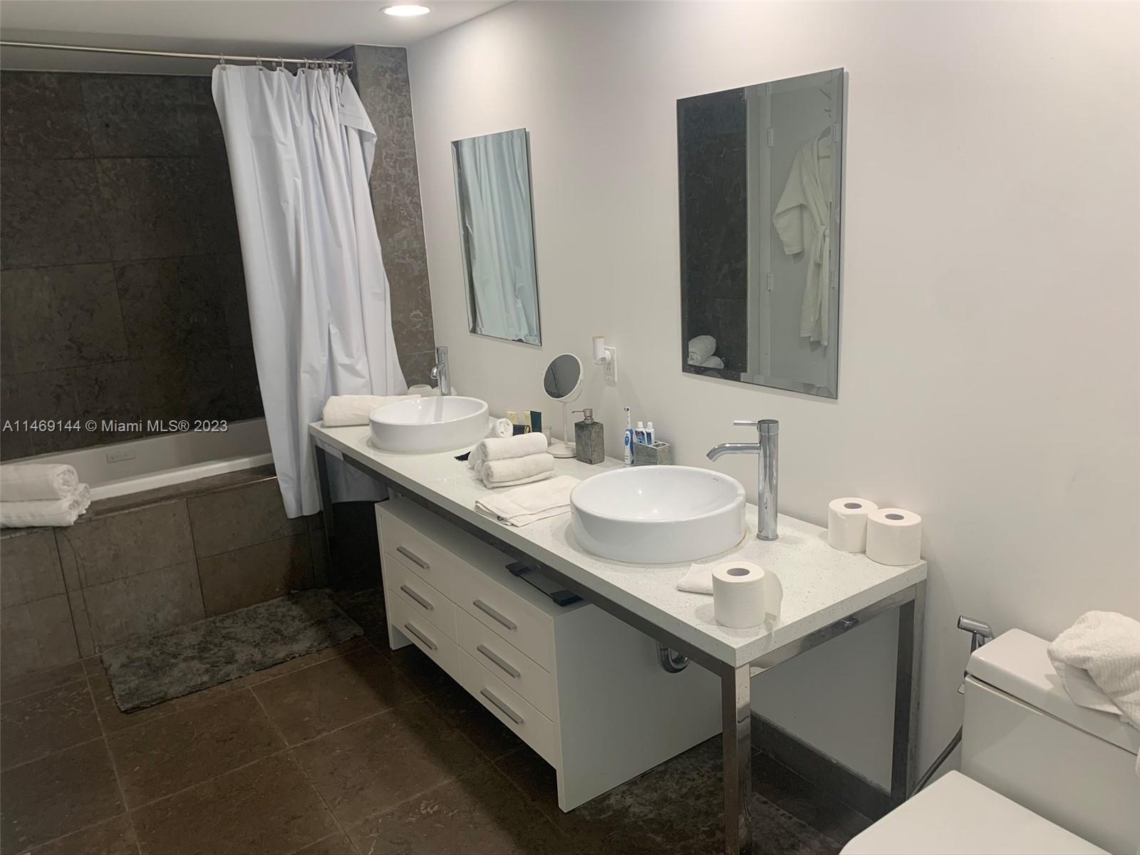 495 Brickell Ave Unit: 1709