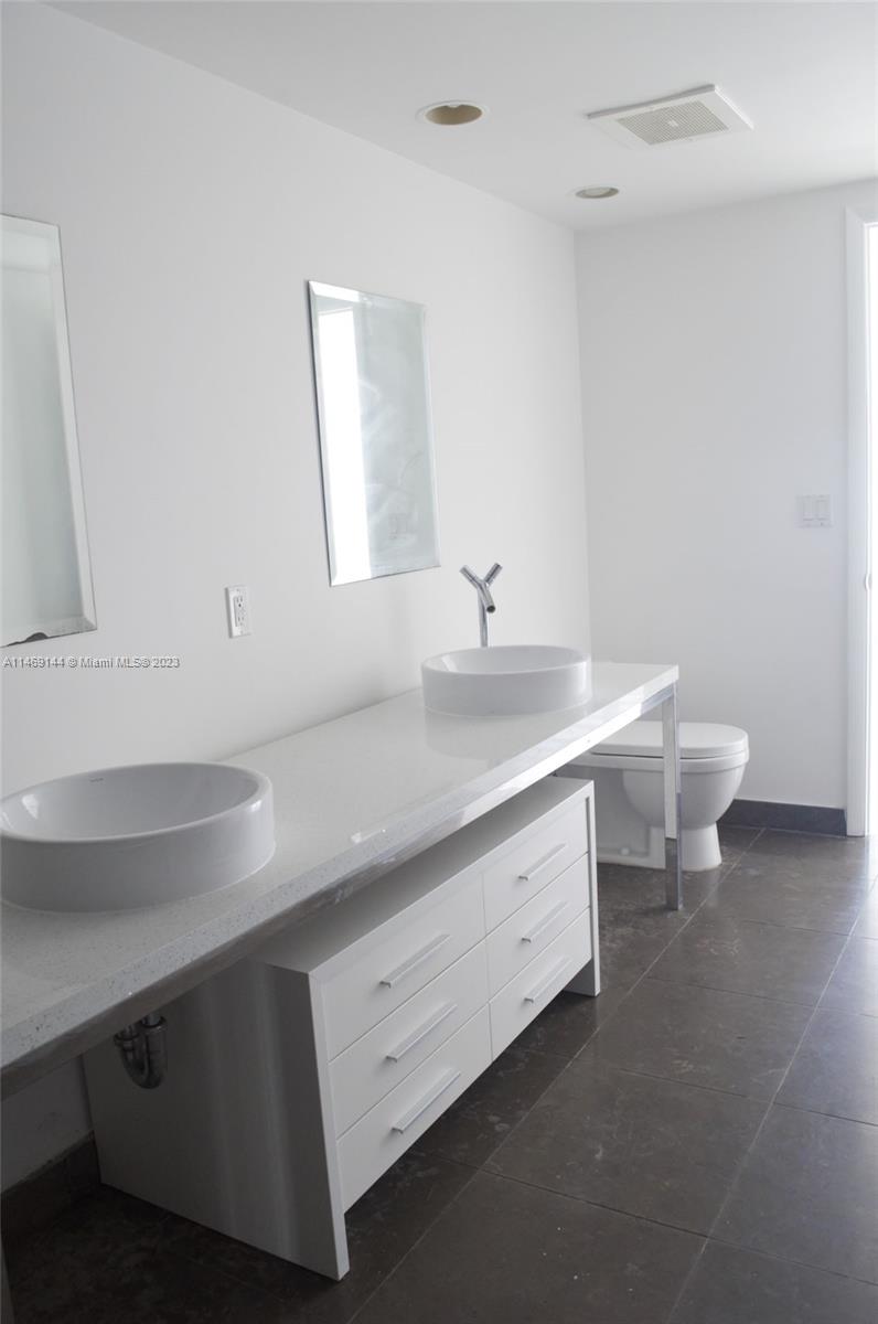 495 Brickell Ave Unit: 1709