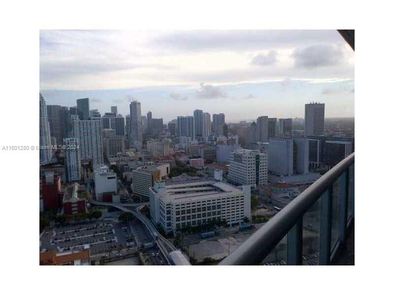 888 BISCAYNE BLVD # 3304