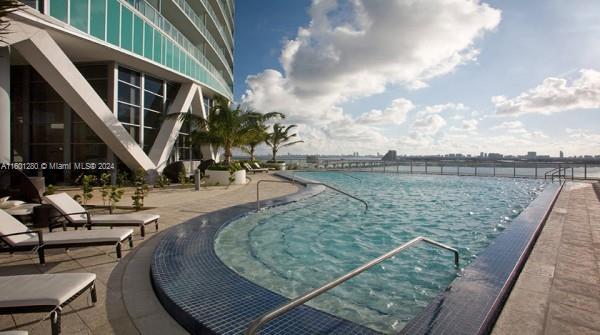 888 BISCAYNE BLVD # 3304