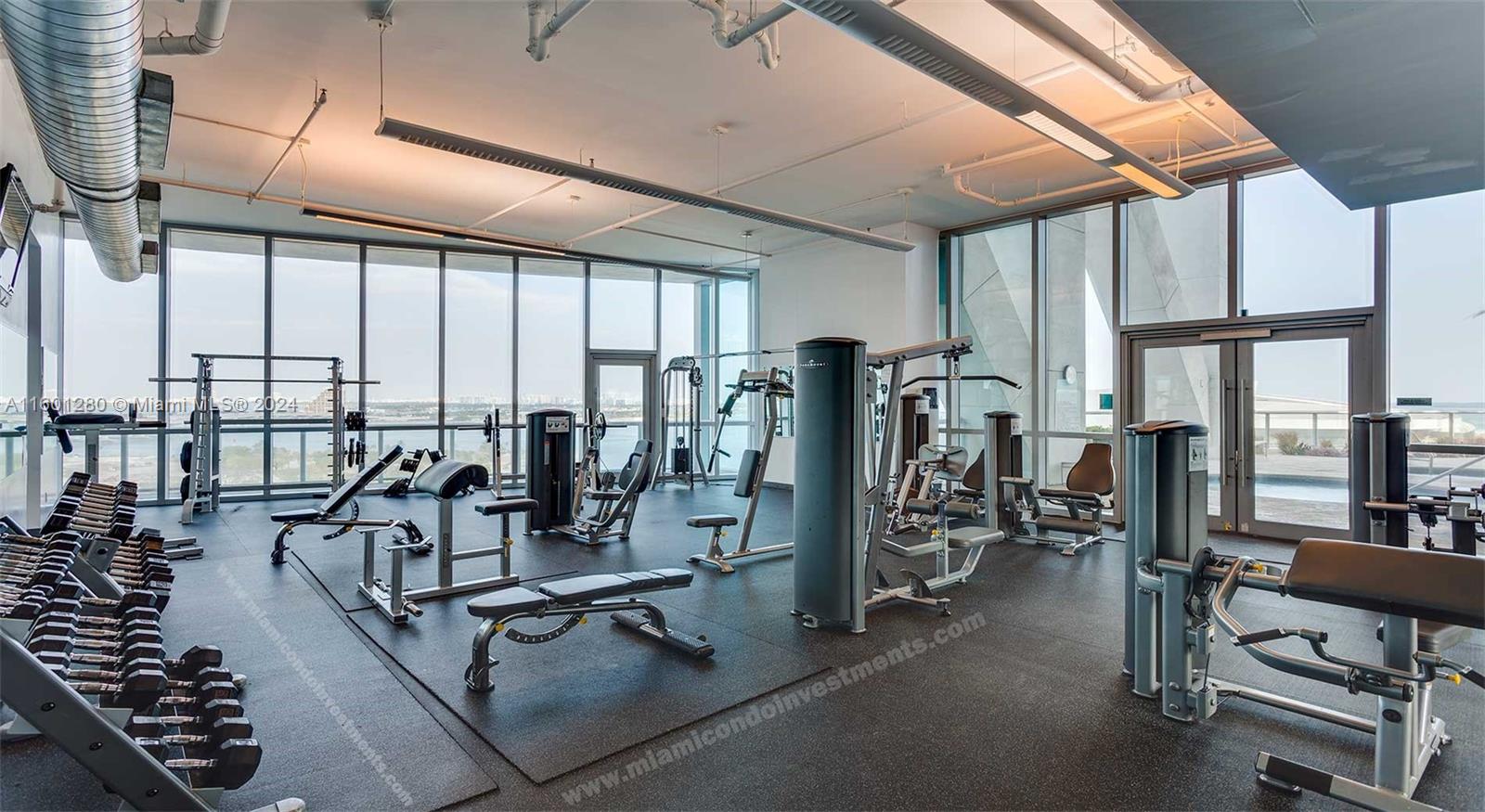 888 BISCAYNE BLVD # 3304