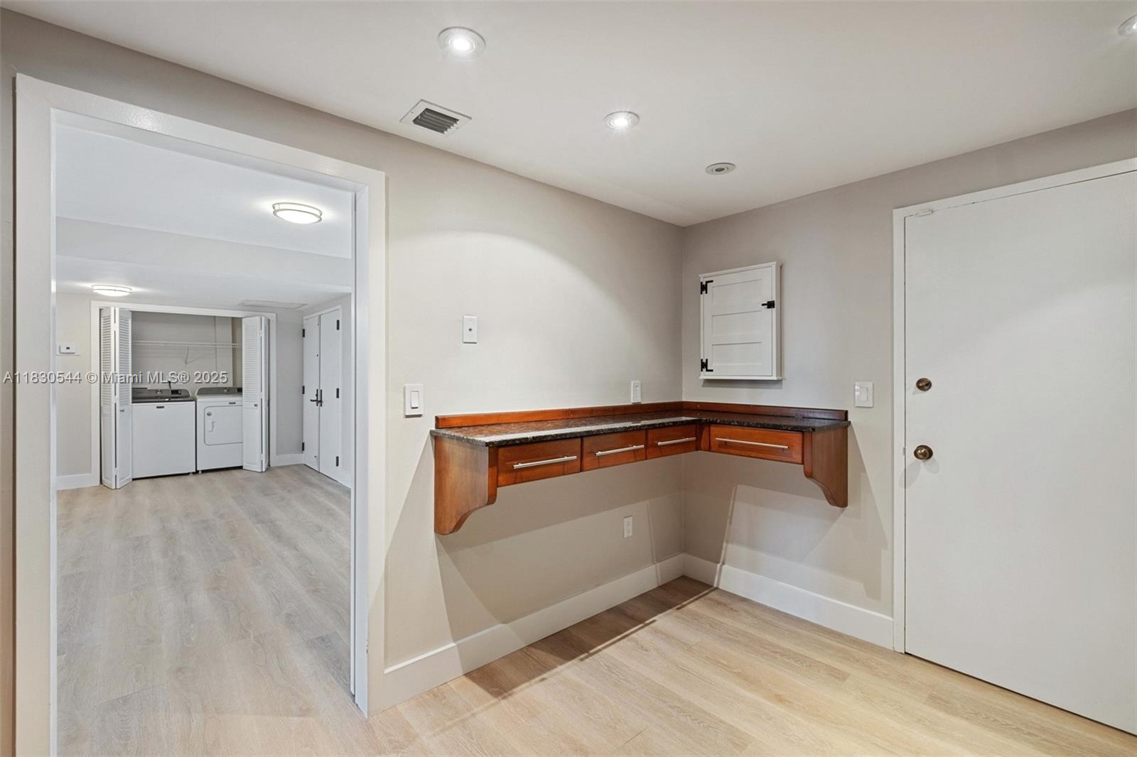 1 Grove Isle Dr # A206