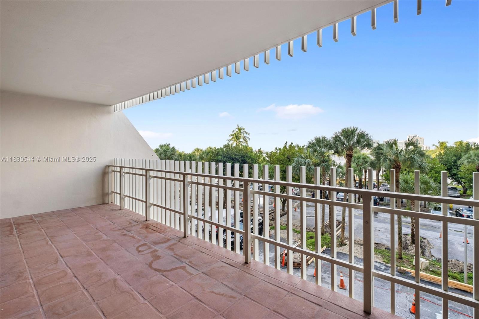 1 Grove Isle Dr # A206