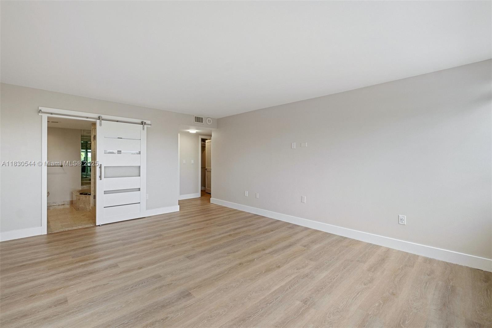 1 Grove Isle Dr # A206