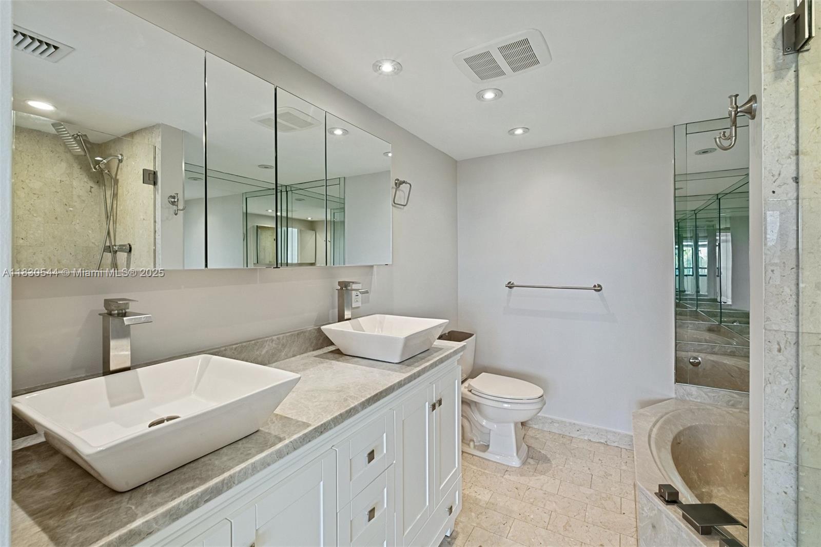 1 Grove Isle Dr # A206