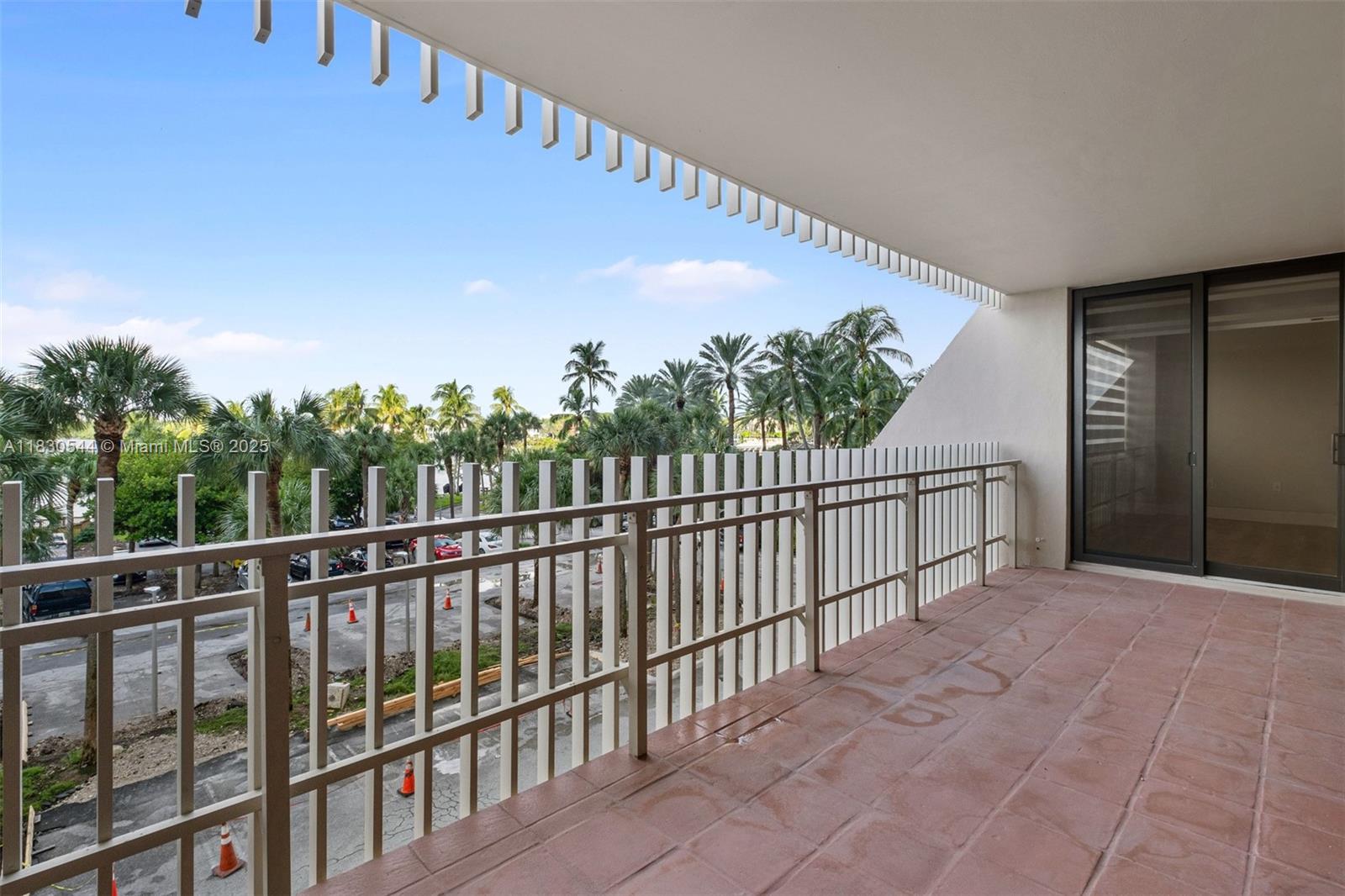 1 Grove Isle Dr # A206