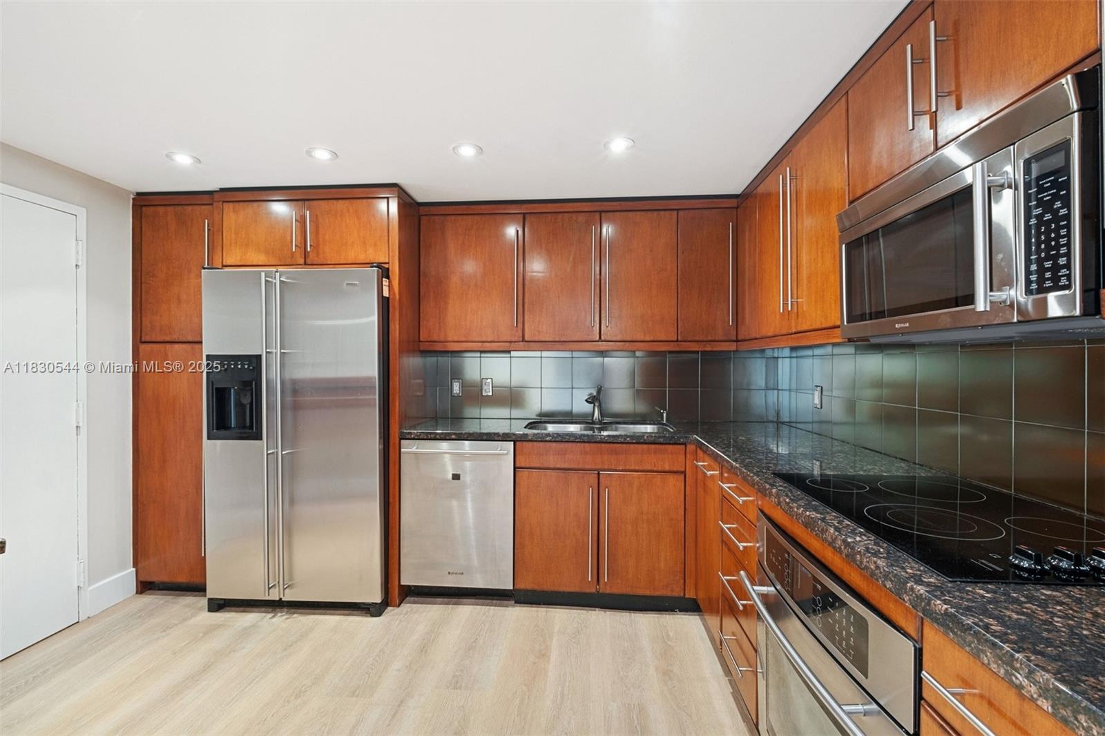 1 Grove Isle Dr # A206