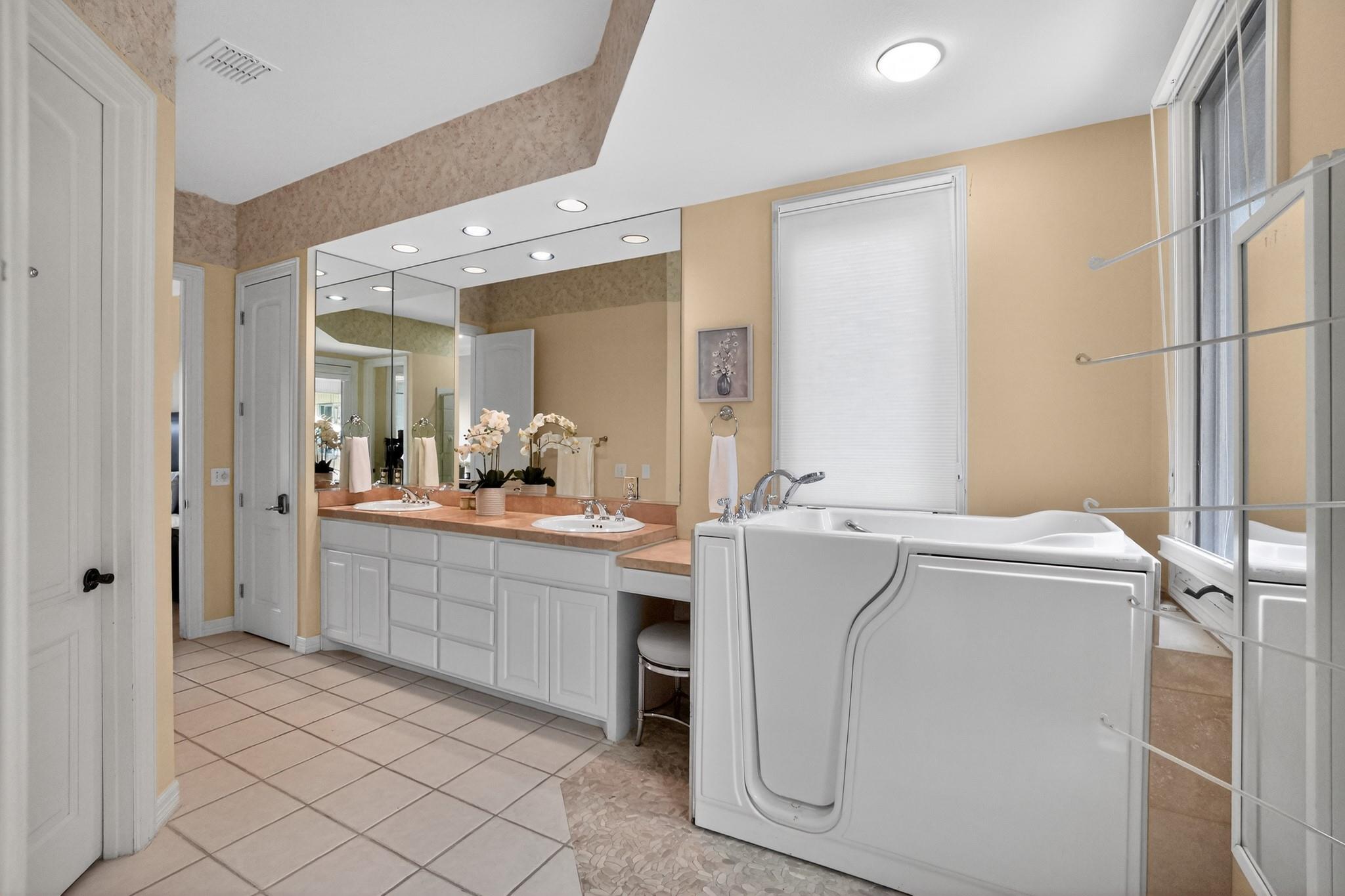 2305 Barton Creek BLVD # 40