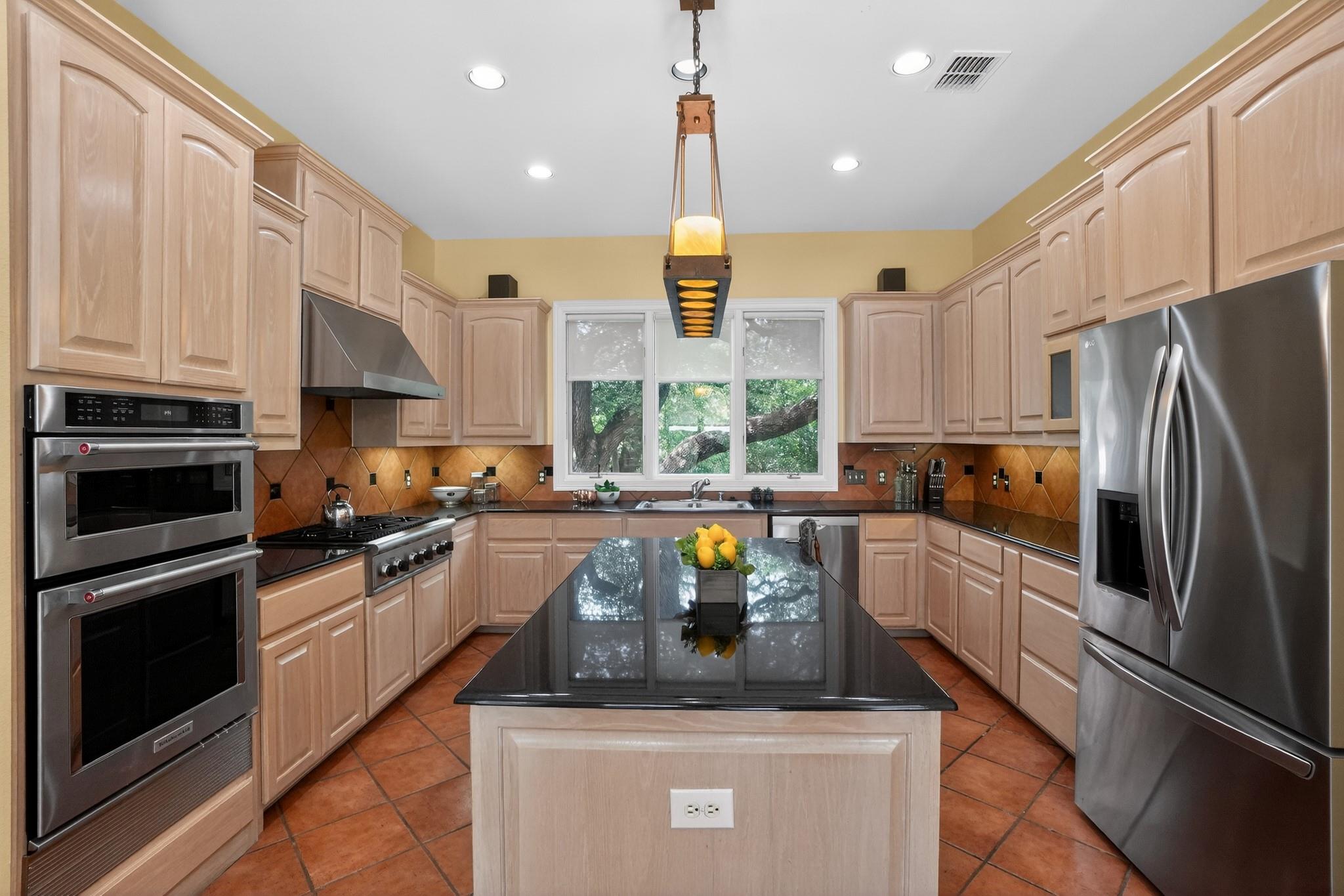 2305 Barton Creek BLVD # 40