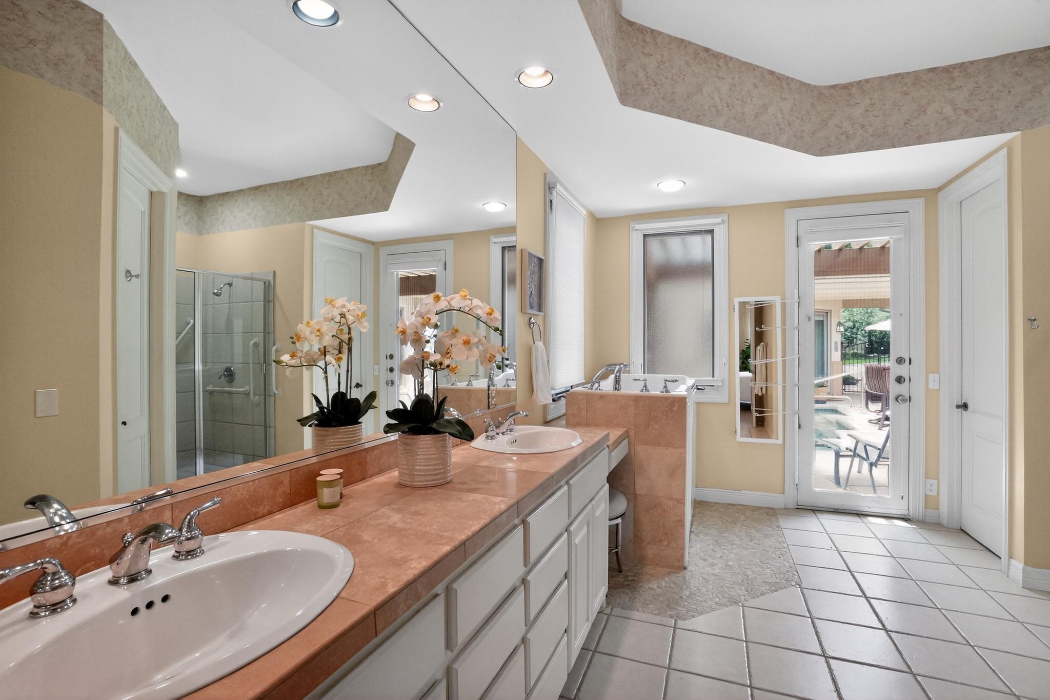 2305 Barton Creek BLVD # 40