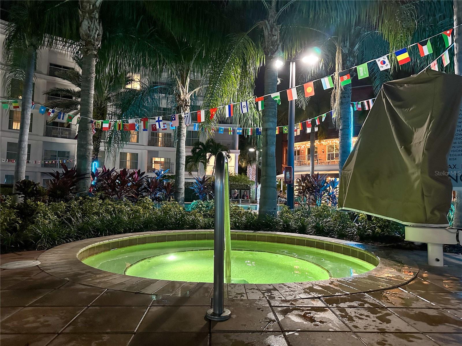 225 CELEBRATION PL #527