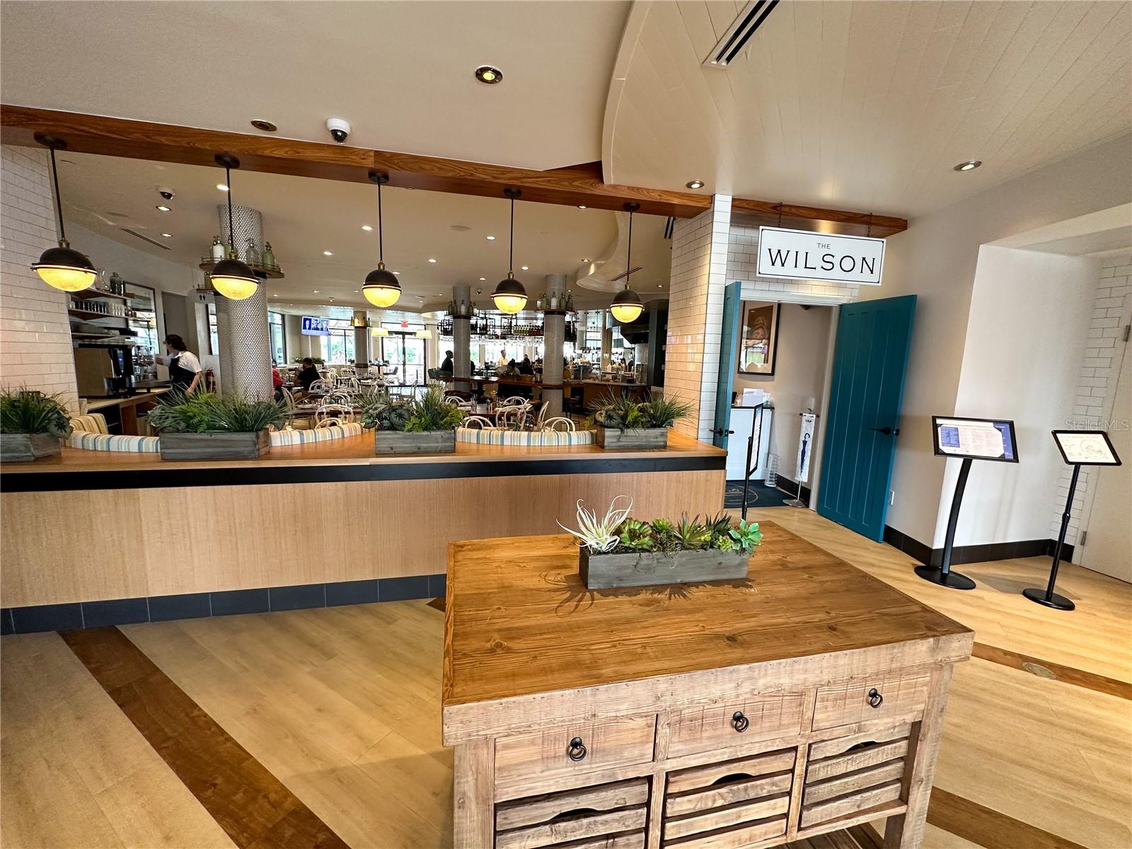 225 CELEBRATION PL #527