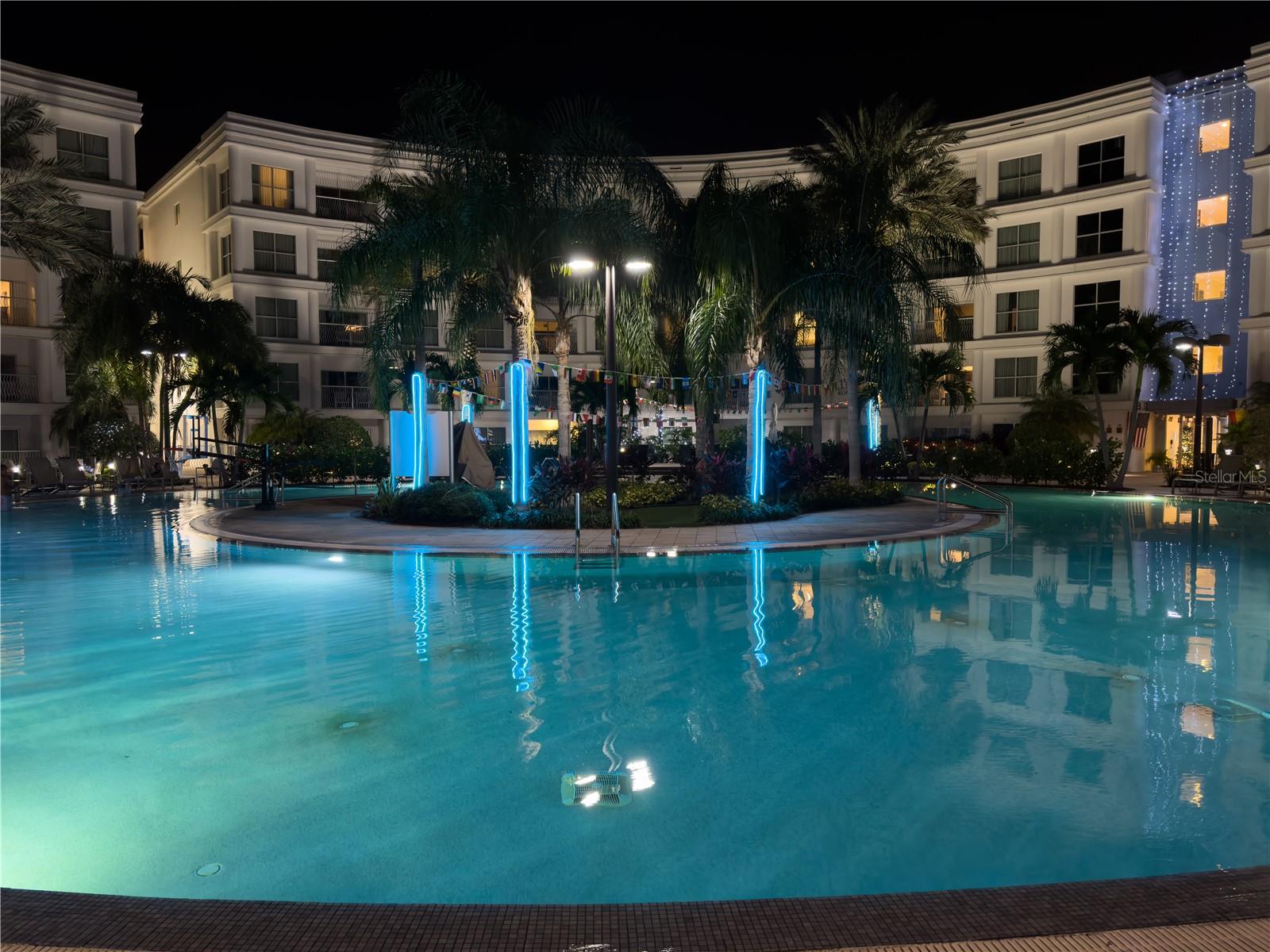 225 CELEBRATION PL #527