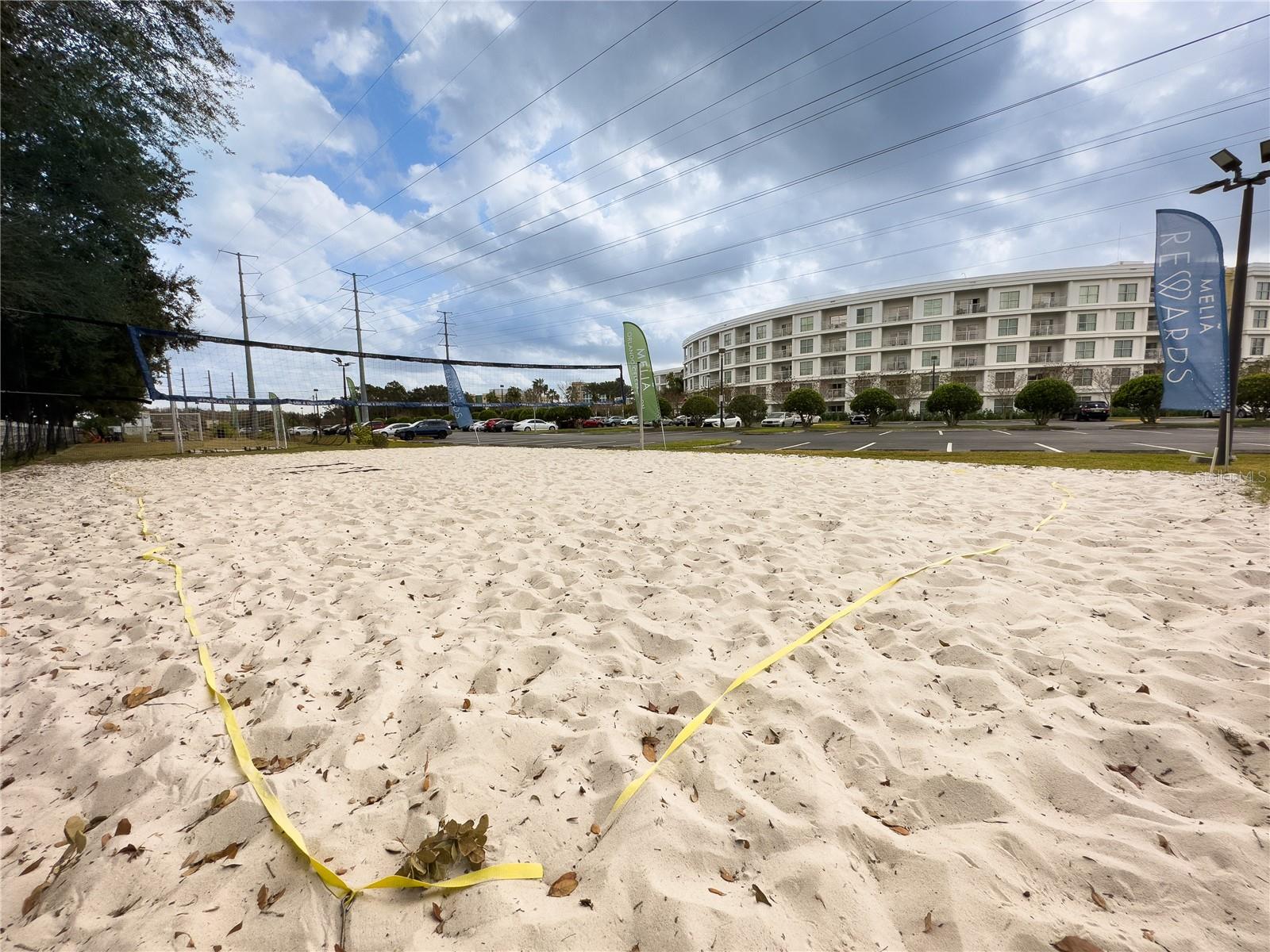 225 CELEBRATION PL #527