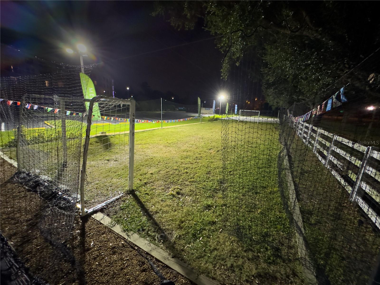 225 CELEBRATION PL #527