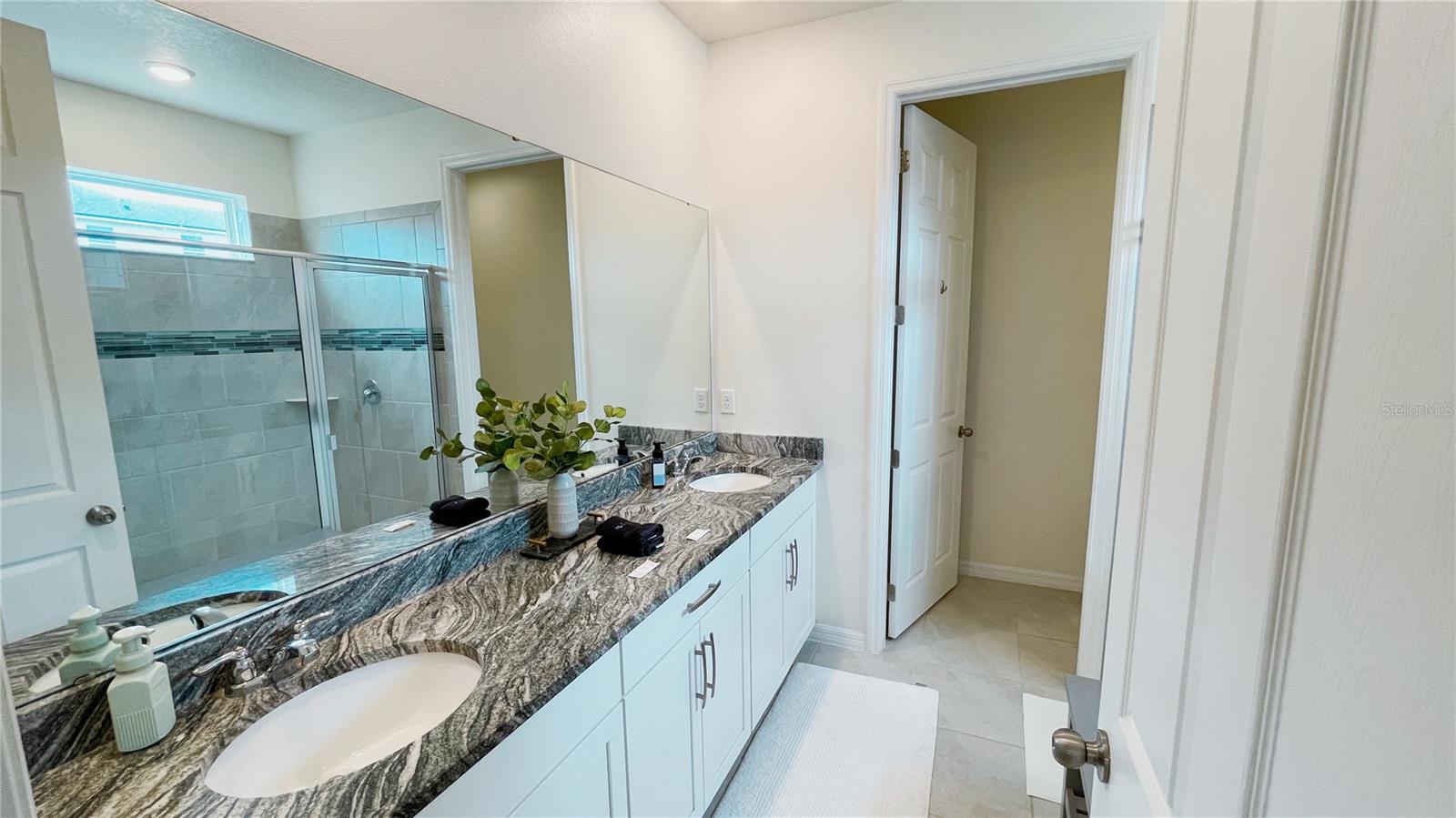 8940 COCONUT BREEZE DR