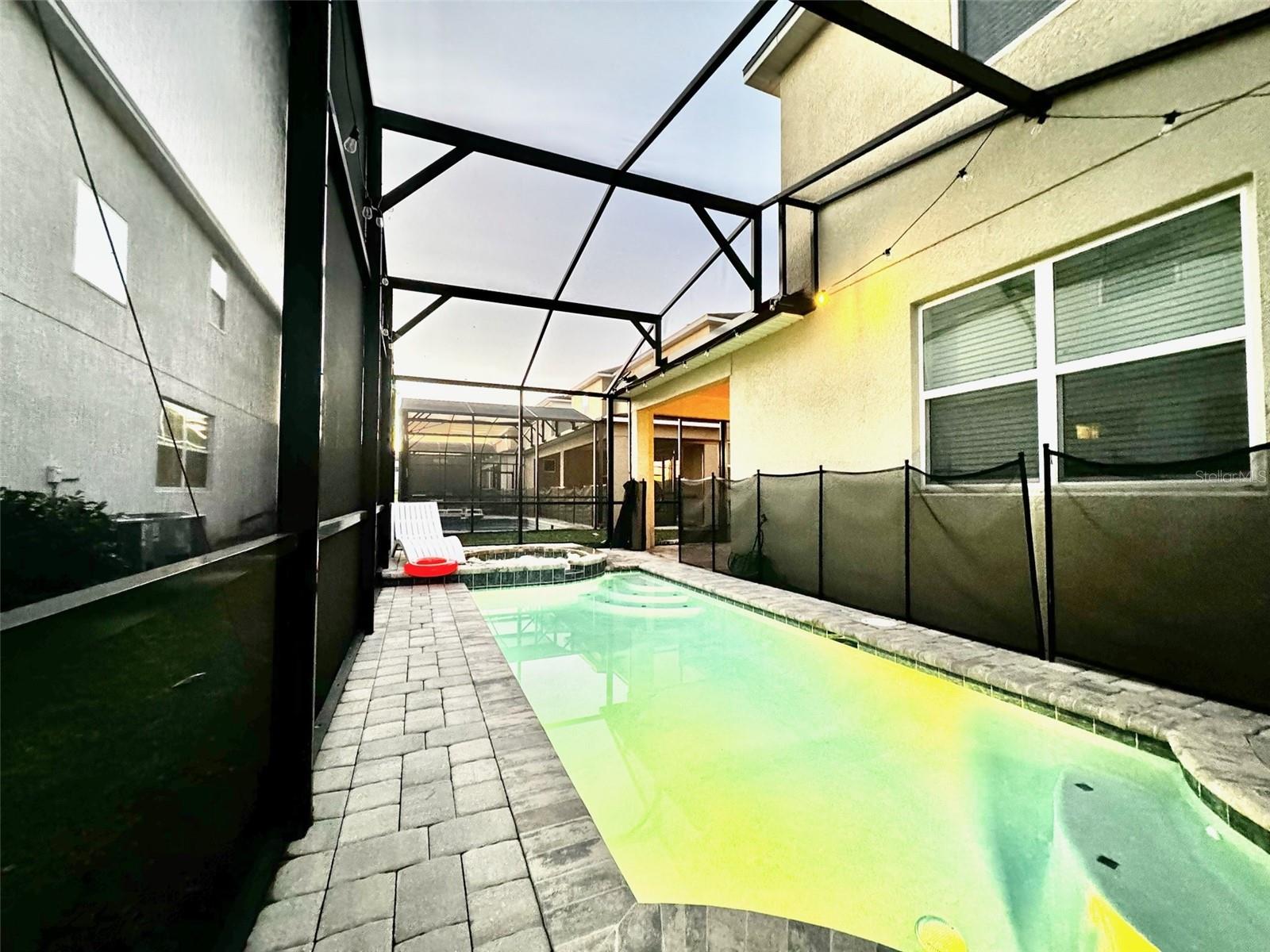 8940 COCONUT BREEZE DR