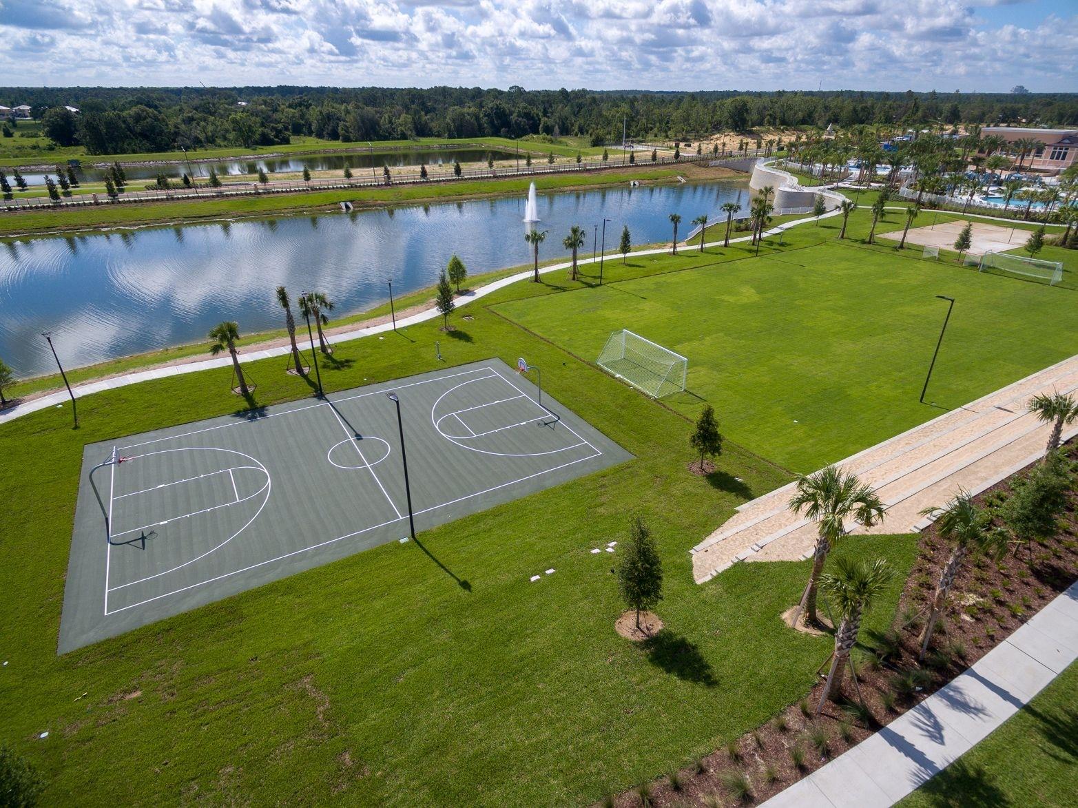 8940 COCONUT BREEZE DR