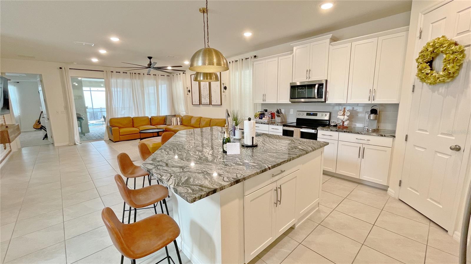 8940 COCONUT BREEZE DR